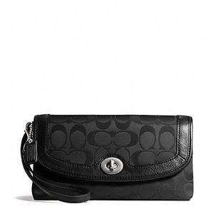 Coach Campbell Signature Lg Wristlet